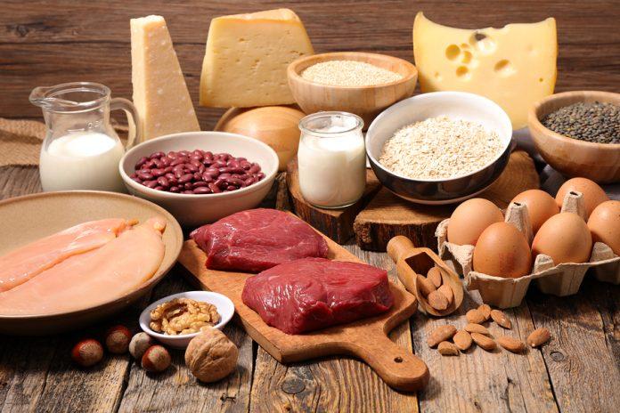 Thực phẩm chứa nhiều protein không thể bỏ qua bao gồm như thịt, trứng, cá, sữa. (Ảnh: Internet)