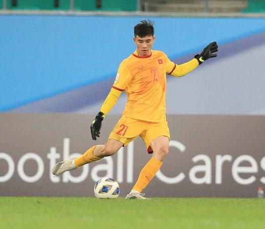 Thủ môn Quan Văn Chuẩn quyết giữ sạch lưới ở SEA Games 32