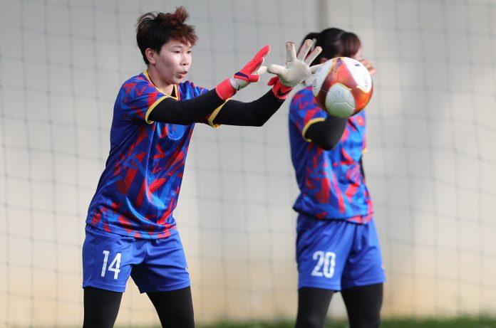 Thùy Trang và thủ thành Kim Thanh đã có ý định từ giã sự nghiệp sau World Cup. Cả hai đều đã cống hiến quá lâu cho bóng đá Việt Nam (Ảnh: Internet)