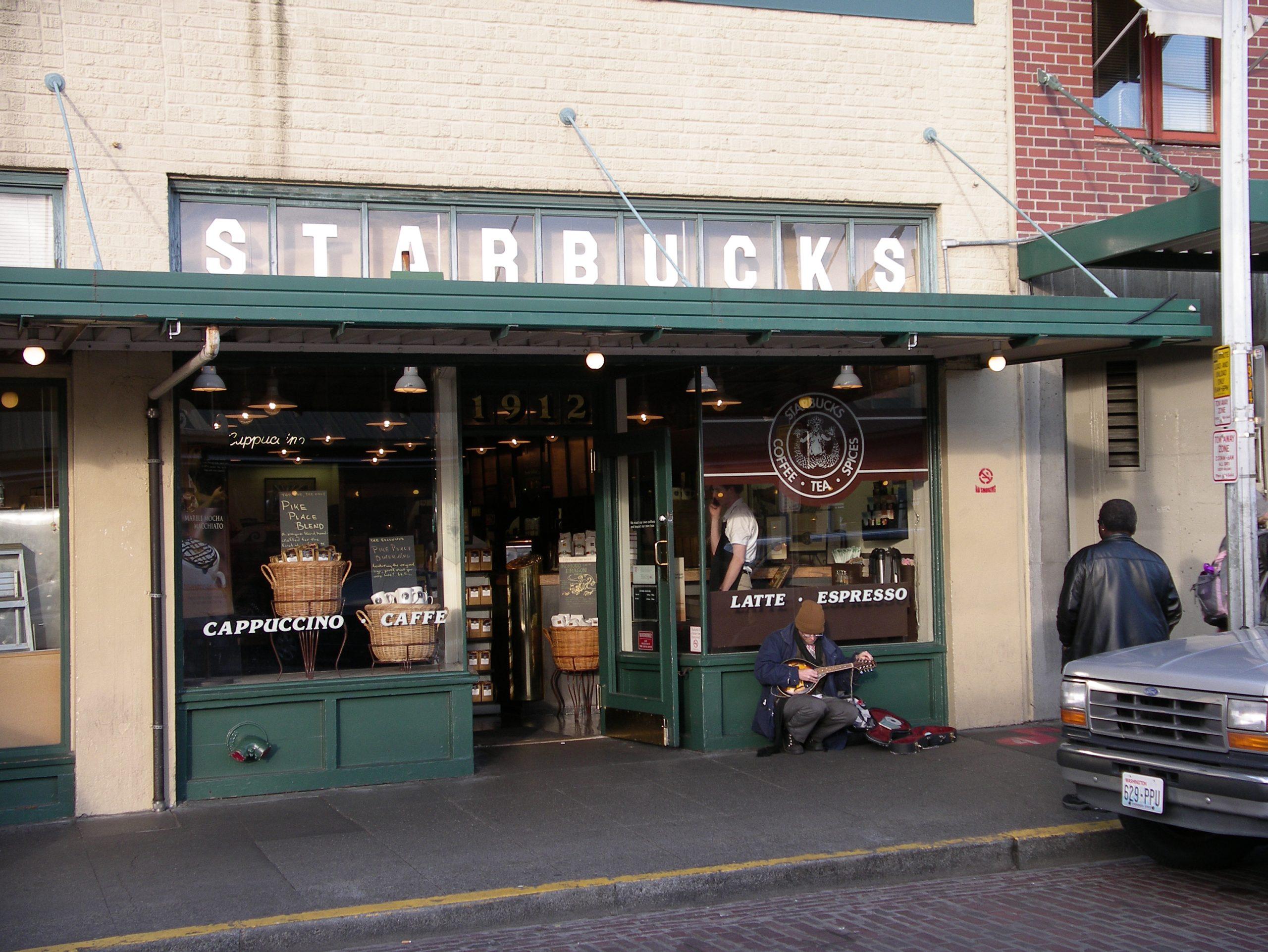 Sự gia nhập của Howard Schultz đã trở thành tiền đề mang thương hiệu Starbucks vươn ra toàn cầu (Ảnh: Internet)
