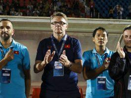 HLV Troussier không có huy chương lẫn tiền thưởng sau tấm HCĐ SEA Games? thuyền trưởng U22 Việt Nam bất ngờ cũng không được ban tổ chức nước chủ nhà trao huy chương. Bởi theo quy định, chỉ có 28 tấm huy chương được trao cho mỗi đội.