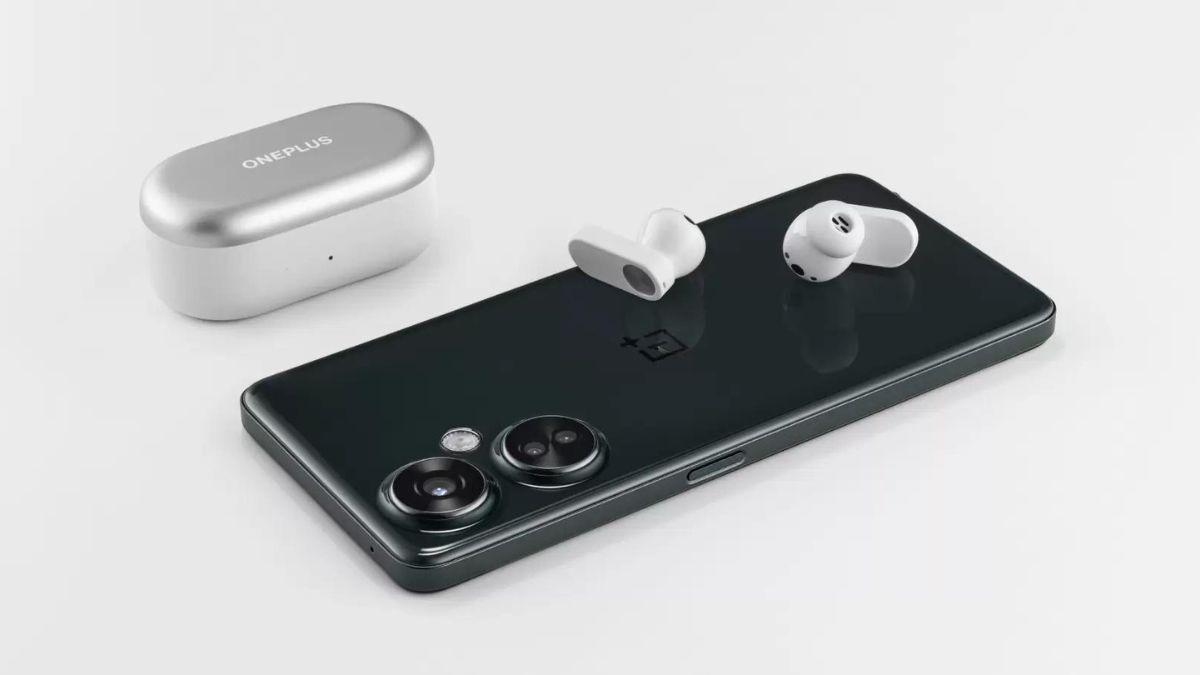 Điện thoại OnePlus Nord N30 cùng với tai nghe không dây của OnePlus (Ảnh: Internet)