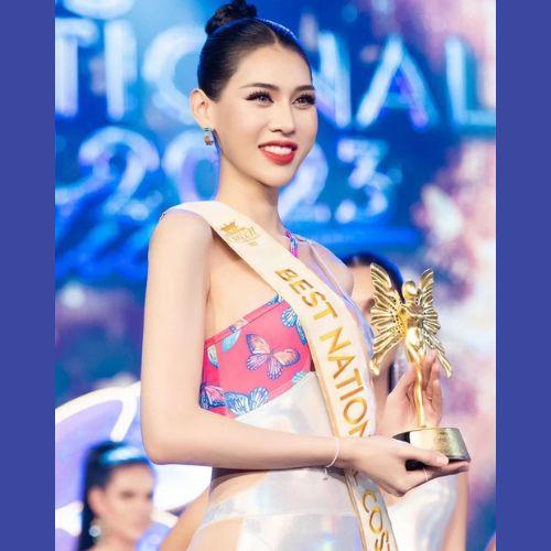Đại diện Việt Nam - Dịu Thảo nhận giải thưởng phụ (Nguồn: Internet)
