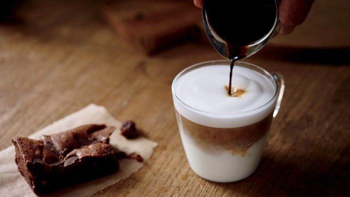 Macchiato hay còn được gọi là Cafe Macchiato hay Espresso Macchiato, là loại cà phê Espresso có một lớp bọt sữa beo béo ở trên (Ảnh: Internet)