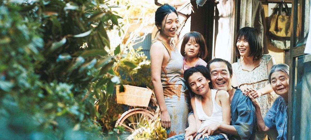 Đạo diễn Koroeda đã tìm đến trại trẻ mồ côi để mở rộng định nghĩa "gia đình trong xã hội" (nguồn: internet)