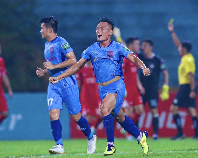 Lê Quang Hùng có bàn thắng đầu tiên sau khi được VFF giảm án (Ảnh: Internet)
