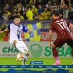 Thủ môn Đặng Văn Lâm giúp CLB Bình Định có trận hòa trước Sông Lam Nghệ An ở vòng 12 V.League