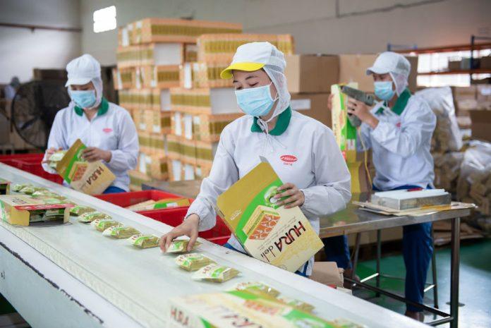 Với thế mạnh trong sản xuất bánh kẹo, Bibica liên tục đầu tư vào dây chuyền sản xuất với thiết bị và công nghệ được nhập khẩu từ nước ngoài (Ảnh: Internet)