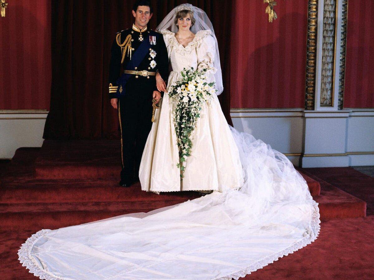Chiếc váy công chúa Diana