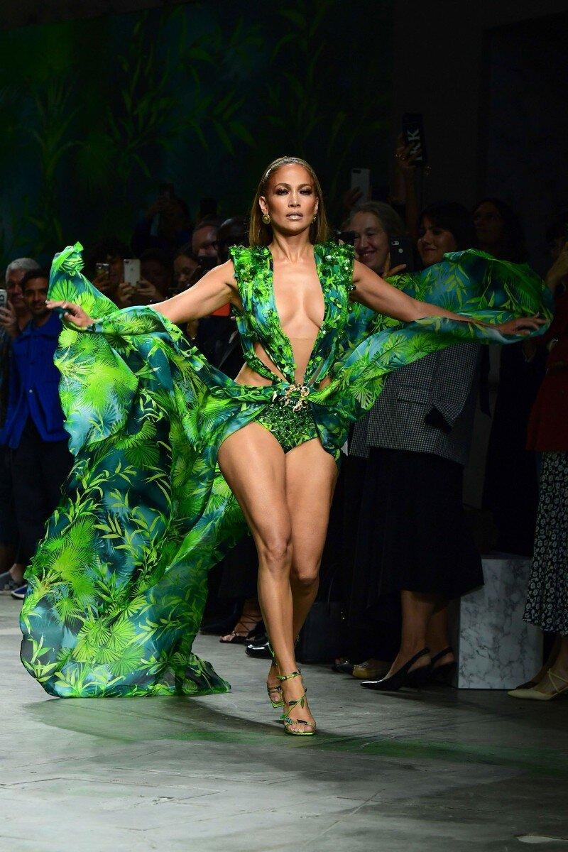Chiếc váy Versace "Jungle Dress"