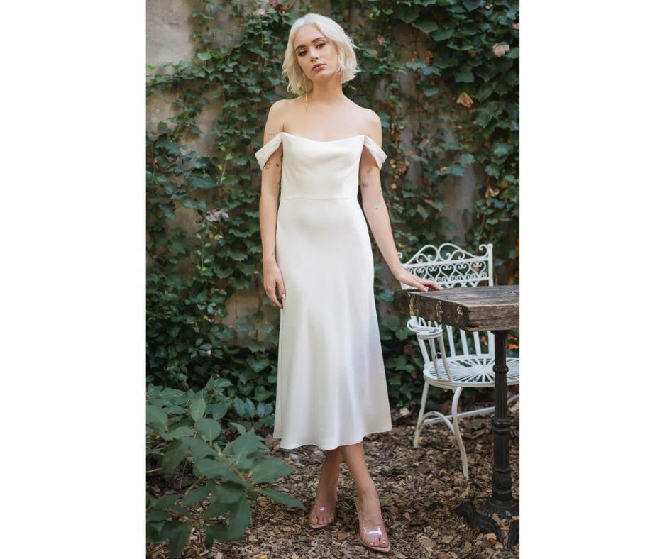 Đầm trắng dáng xuống mang nét dịu dàng nữ tính (Nguồn ảnh: Internet)