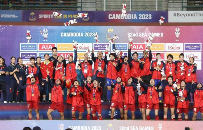 Đội tuyển nữ Việt Nam bảo vệ thành công huy chương vàng SEA Games 32 (Ảnh: Vietnam+)