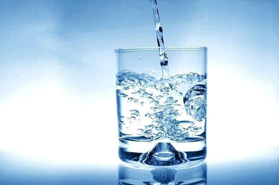Cần bổ sung đủ lượng nước cho cơ thể mỗi ngày (Nguồn: Internet)