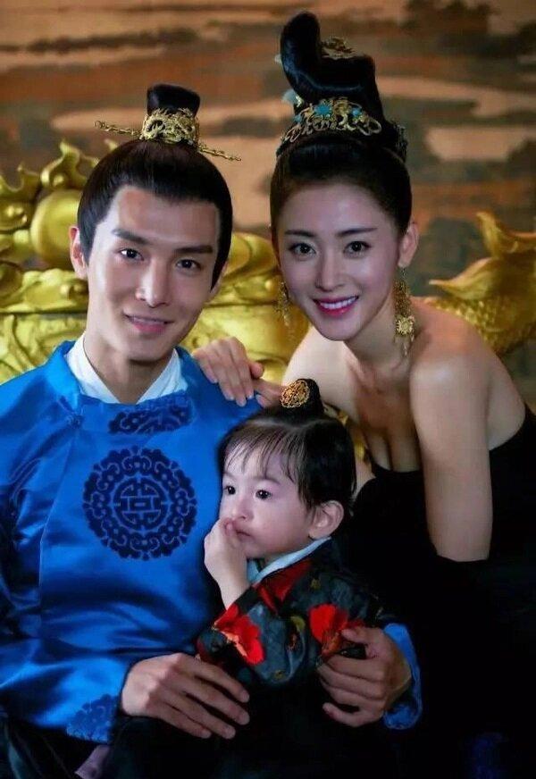 Cuối phim Tề Thịnh và Trương Bồng Bồng đã có con, chính là công chúa Tề Ba. (Ảnh: Internet)