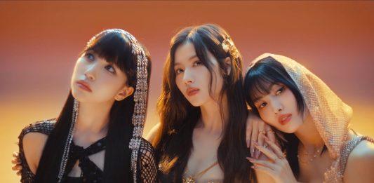 Album debut của Misamo đạt hạng 1 trên BXH Album Oricon hàng tuần MISAMO xinh đẹp trong MV ca khúc chủ đề (nguồn: internet)