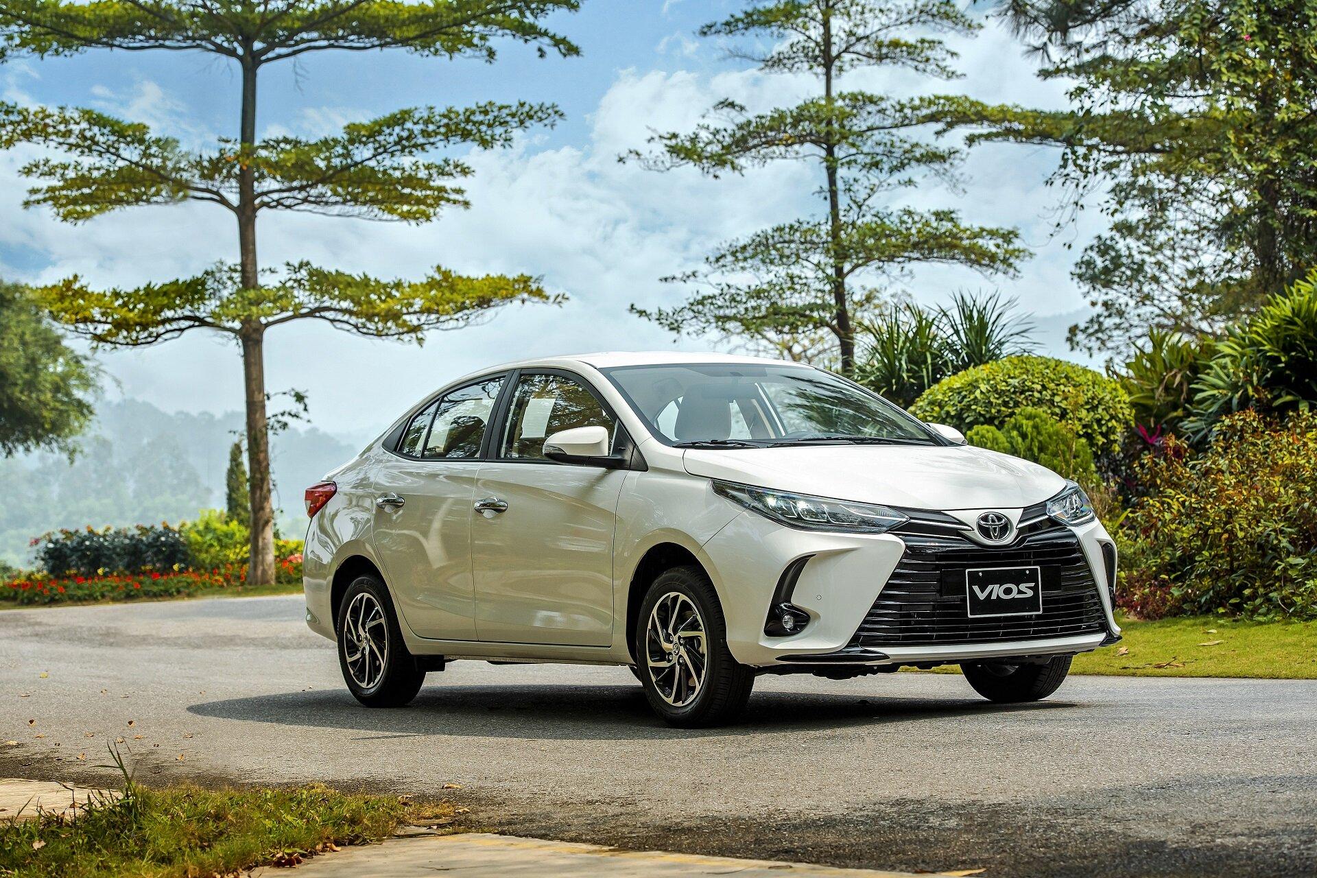 Toyota Vios bất ngờ vươn lên vị trí dẫn đầu khi bán được 1.949 xe, tăng 1.363 xe so với tháng 5/2023. (Ảnh: Internet)