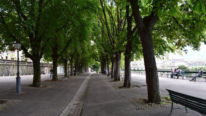 Công viên Bông Sen (Parc des Bastions) - nguồn: Internet