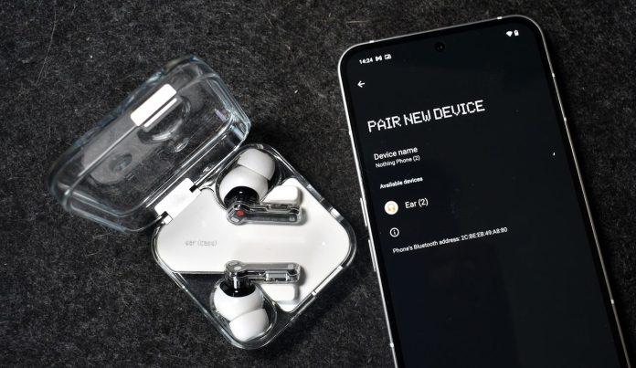 Nothing Phone 2 có thể kết nối với tai nghe (Ảnh: Internet)
