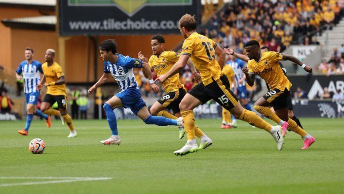 Mitoma vượt qua 4 hậu vệ của Wolves để ghi bàn cho Brighton (nguồn ảnh: Internet)