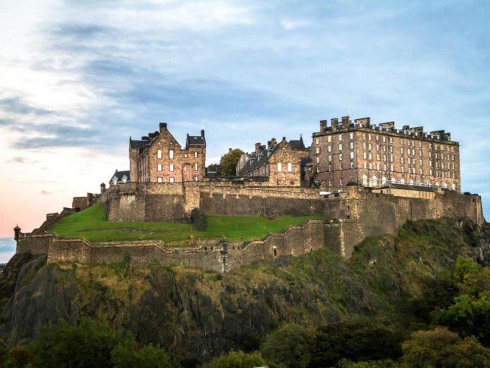 Lâu đài Edinburgh - Scotland (Ảnh: Internet)