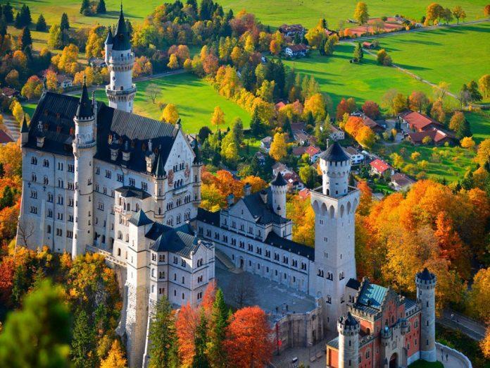 Lâu đài Neuschwanstein - Đức