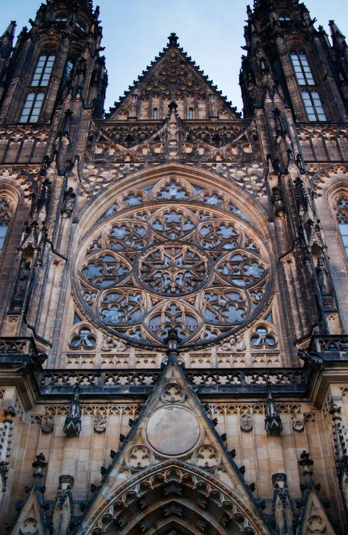 Lâu đài Praha với kiến trúc đặc trưng của châu Âu – Nguồn: Internet