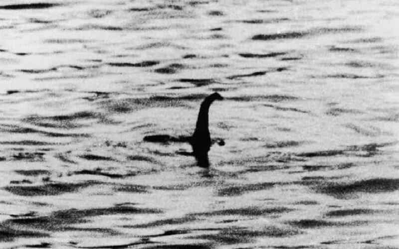 Bức ảnh huyền thoại về quái vật hồ Loch Ness (Ảnh: Internet)