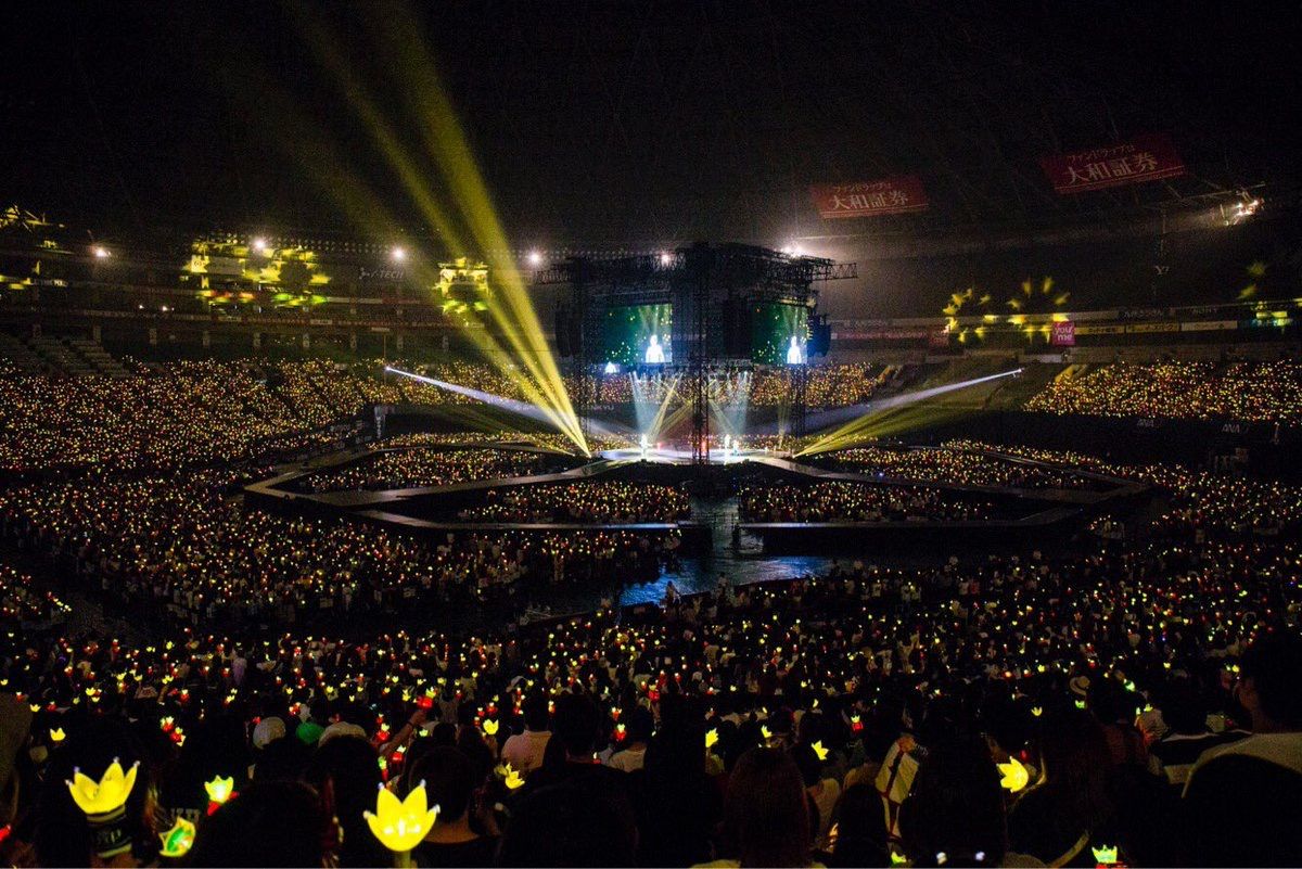 BIGBANG cùng biển vàng từ VIP tại Tokyo Dome (Ảnh: Internet)