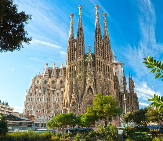 10 địa điểm nên checkin khi du lịch Barcelona – Thành phố tuyệt vời và quyến rũ của Tây Ban Nha Sagrada Familia