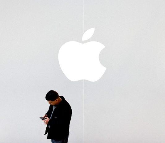 Apple thu thập nhiều dữ liệu từ iPhone của người dùng (Ảnh: Internet)