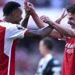 Arsenal nhấn chìm Manchester United trên sân Emirates