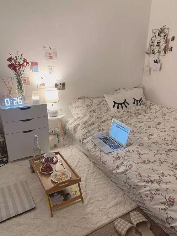 Decor phòng ngủ với tông trắng vô cùng ấm áp (Nguồn: internet)