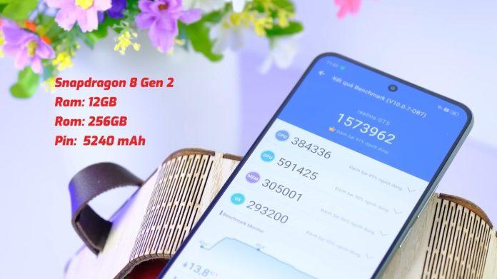 Realme GT 5 với chip Snapdragon 8 Gen 2 cho điểm số Antutu khá cao (Ảnh: Internet)