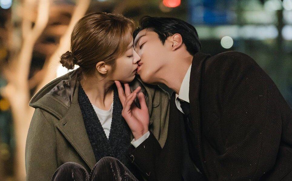 Sau đó lại ngọt ngào vì mối tình của Shin-yu và Hong-jo (ảnh: Internet)