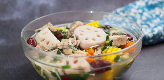 Cách nấu món canh củ sen hầm xương giàu dinh dưỡng!