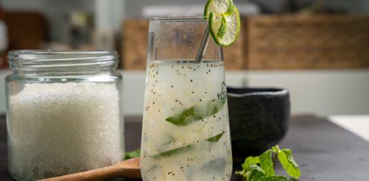 Chia sẻ bí quyết nấu nha đam đường phèn hạt chia ngọt mát, không bị đắng. (Nguồn: Cook Béo)