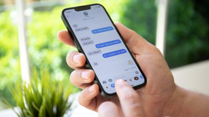 Cách đọc tin nhắn iMessage iPhone mà không bị phát hiện đã "seen" (Ảnh: Internet