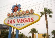 Tấm biển “Chào mừng đến với Las Vegas tuyệt vời” là thứ bạn không nên bỏ lỡ. (Nguồn: Internet)