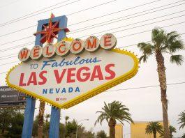 Tấm biển “Chào mừng đến với Las Vegas tuyệt vời” là thứ bạn không nên bỏ lỡ. (Nguồn: Internet)