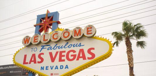 Tấm biển “Chào mừng đến với Las Vegas tuyệt vời” là thứ bạn không nên bỏ lỡ. (Nguồn: Internet)