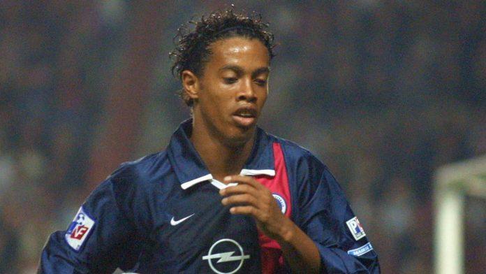 Ronaldinho thời còn khoác áo PSG (Ảnh: Internet)