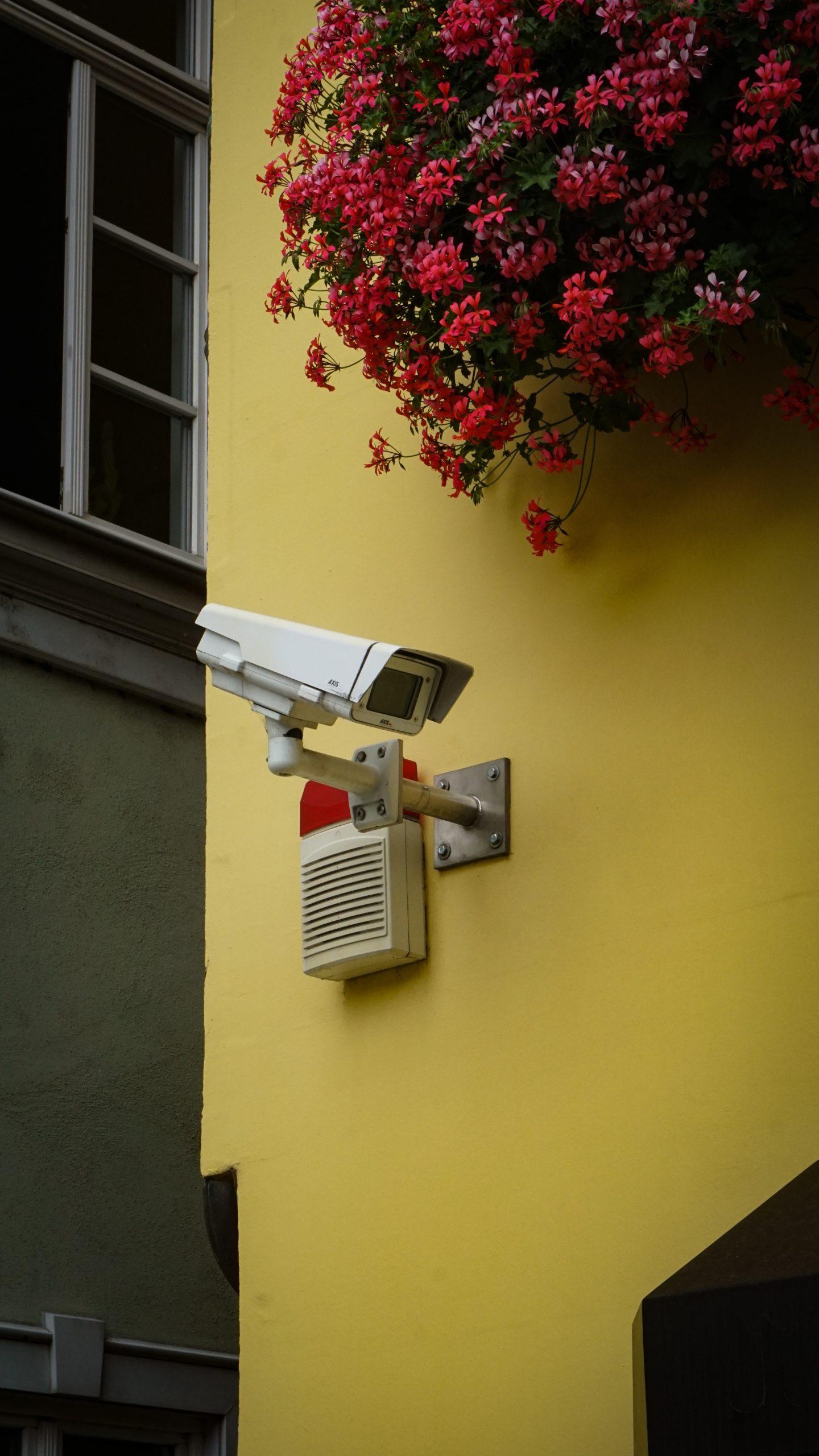 Lắp camera an ninh trong nhà để bảo vệ sự an toàn của chính bạn. (Nguồn: Internet)