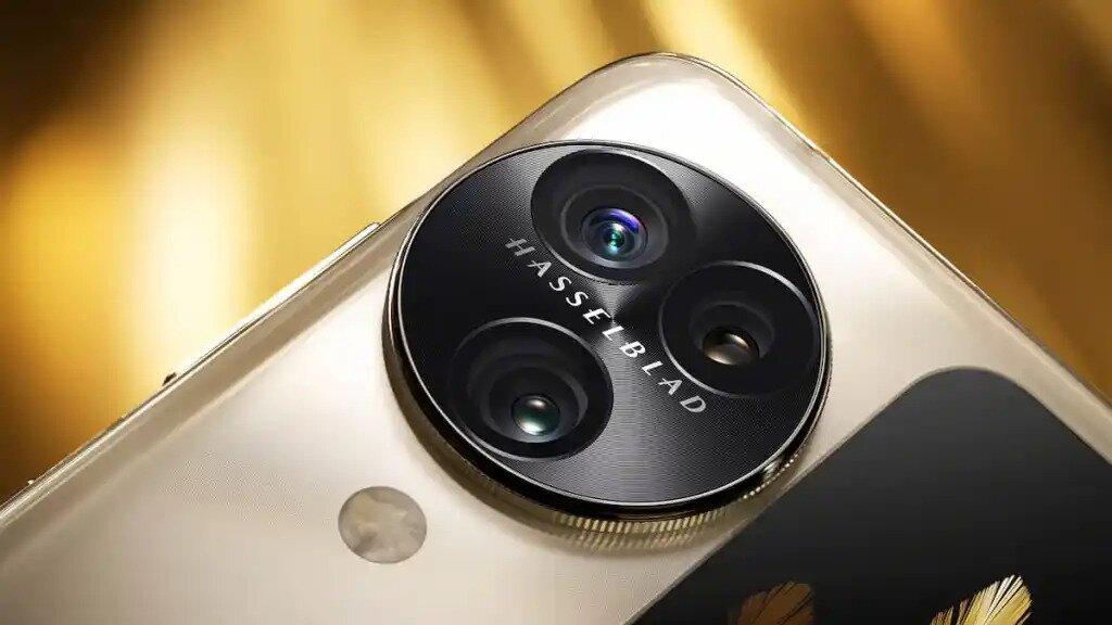 OPPO Find N3 Flip là chiếc điện thoại gập vỏ sò duy nhất có camera zoom 32MP (Ảnh: Internet)
