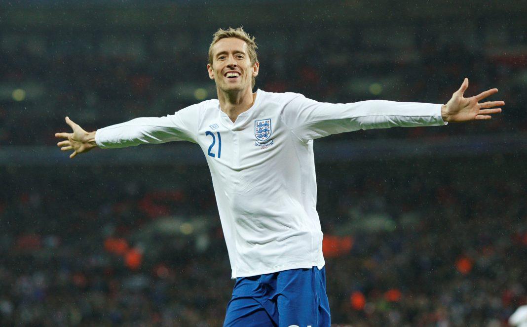 Peter Crouch khoác áo tuyển Anh (Ảnh:Internet)