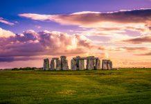 Nhiều người cho rằng Stonehenge là địa điểm ẩn chưa rất nhiều ma thuật (Ảnh: Internet)