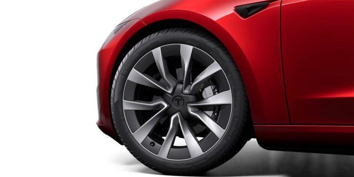 Bánh xe 19 inch của Tesla Model 3 (Ảnh: Internet)