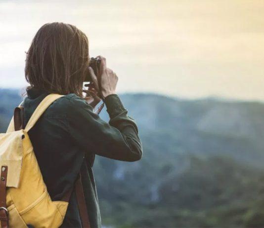 Thật khó để đi chơi xa khi công việc bận rộn (Ảnh: Internet)