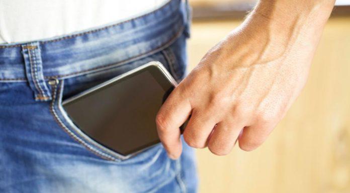 Để điện thoại trong túi quần không ảnh hưởng đến tinh trùng (Ảnh: Internet)