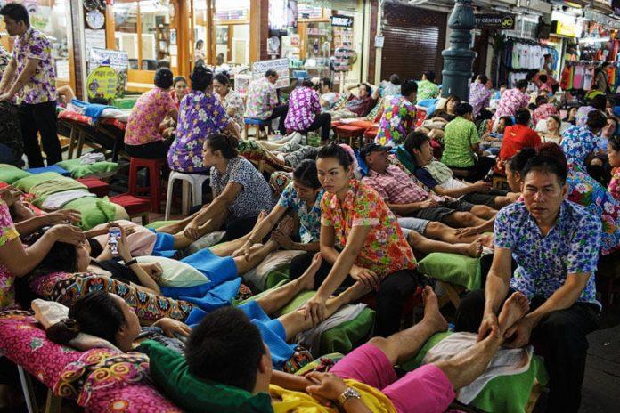Trải nghiệm dịch vụ massage tại Khao San. Ảnh: Internet.