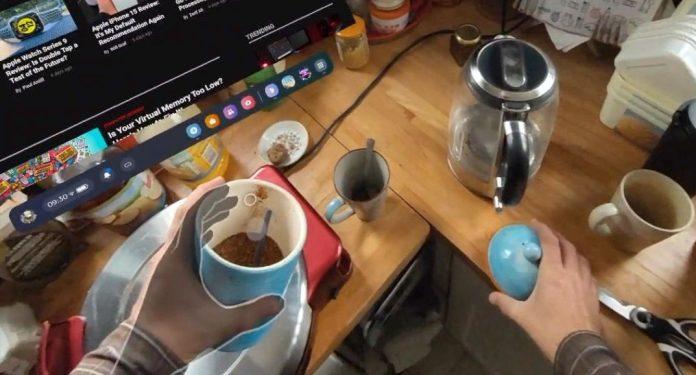 Đeo kính Meta Quest 3 khi đang pha cà phê (Ảnh: Internet)